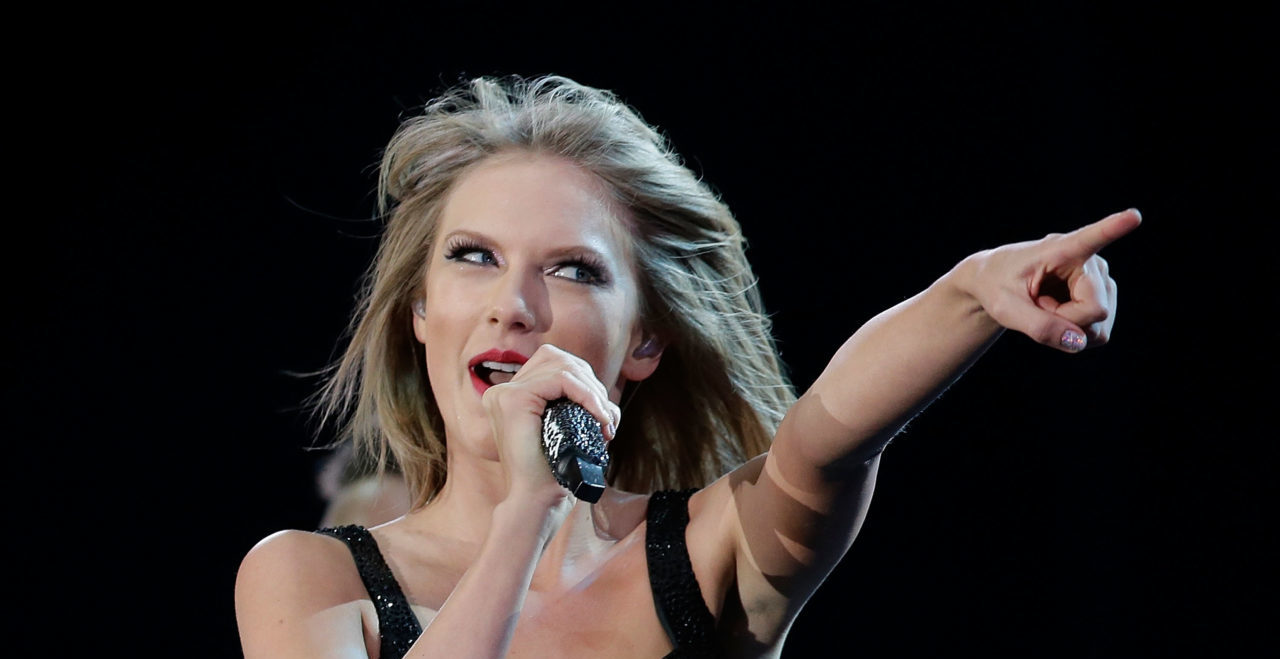 SYDNEY, AUSTRALIA - NOVEMBER 28: Taylor Swift performs during her '1989' World Tour at ANZ Stadium on November 28, 2015 in Sydney, Australia.