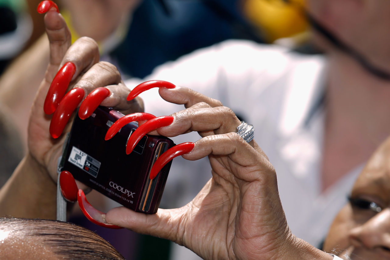 The Worlds Longest Fingernails Have Been Trimmed After 66 Years - Mix 96